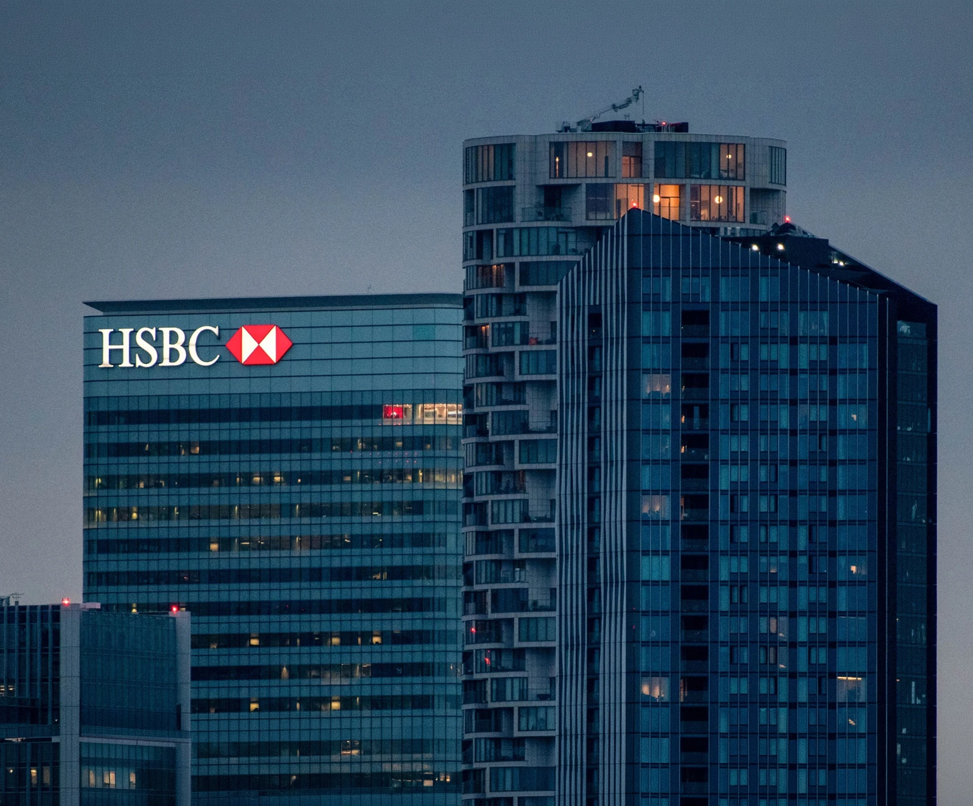 Global Banking Leader Streamlined Contract Management