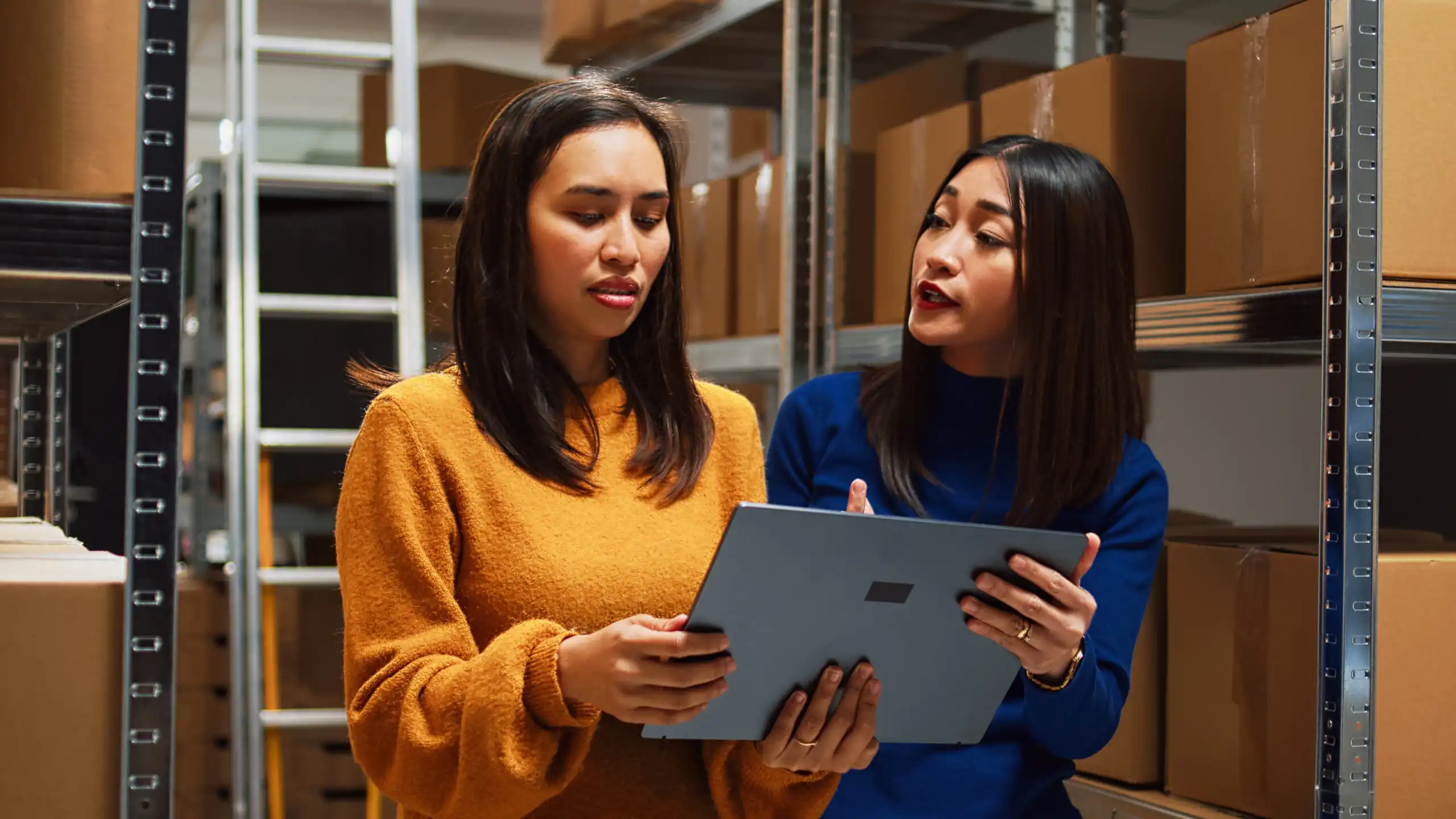 AI-Powered Retail Solutions worker